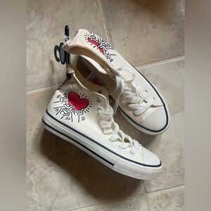 Shoes Sneakers Women 8 EU 39 Keith Haring White Hearts New NWT
